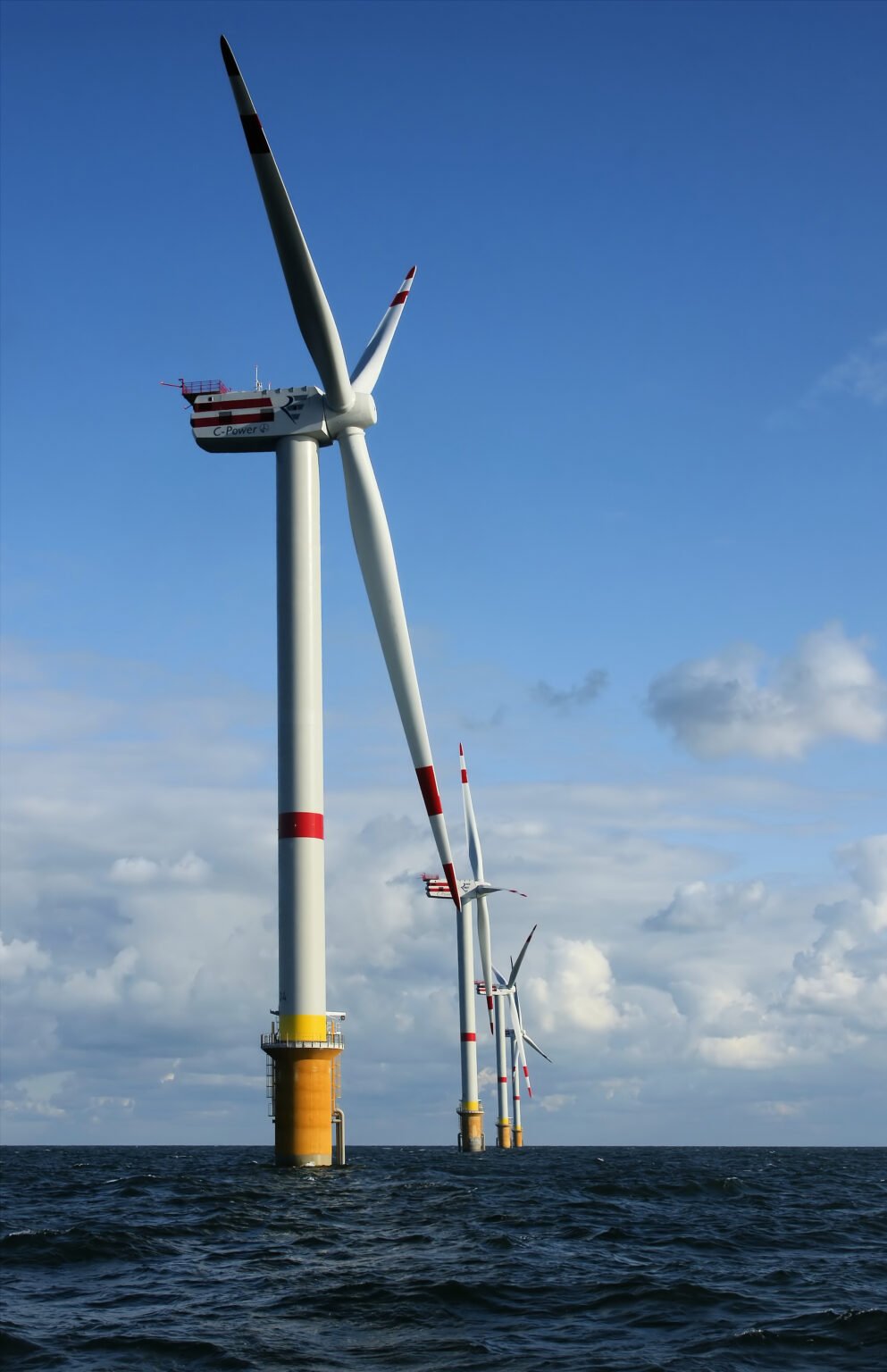 How Infrared Thermography Helps Detect Wind Turbine Blade Damage Before It Becomes a Costly Failure
